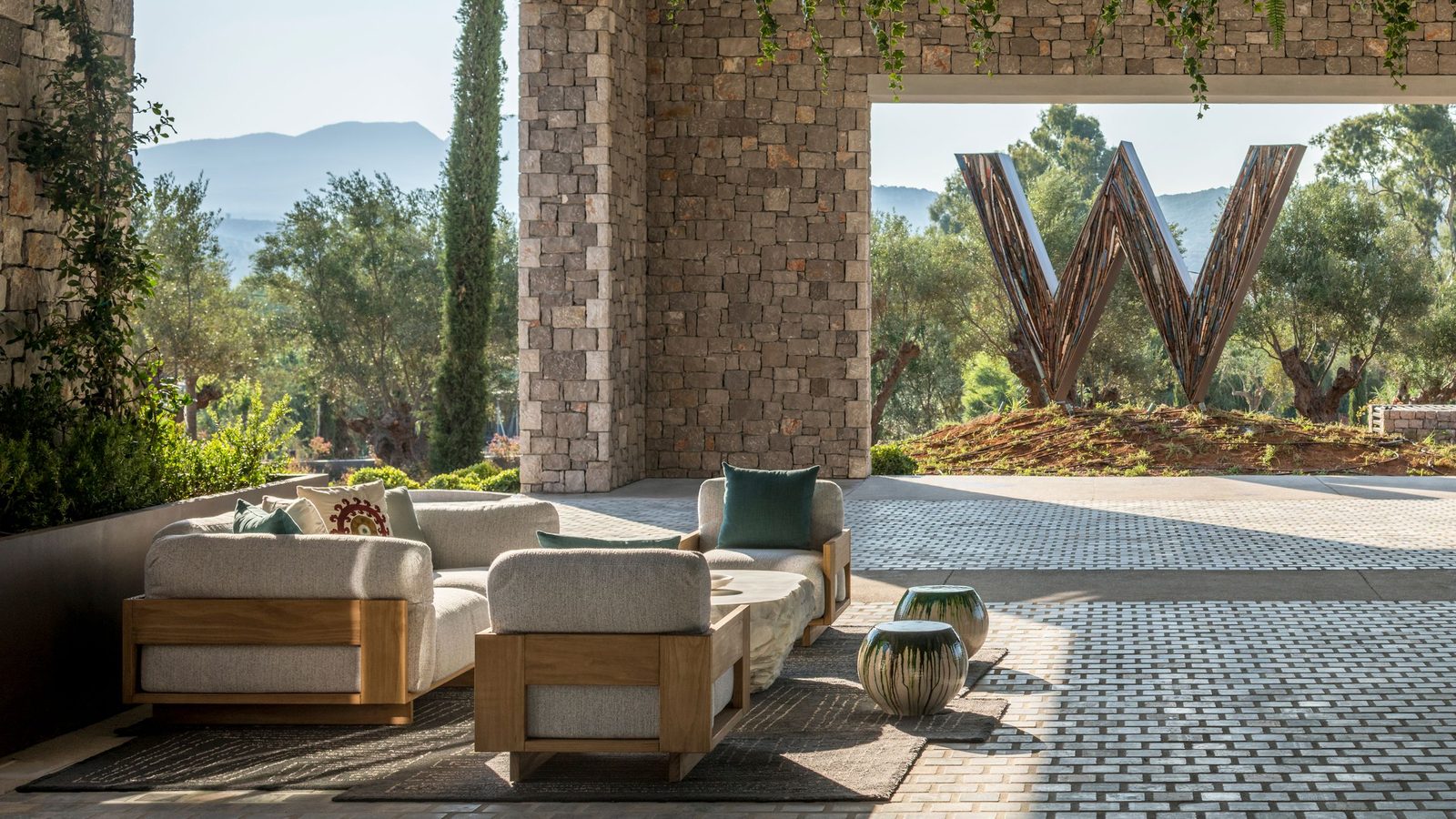 W Costa Navarino