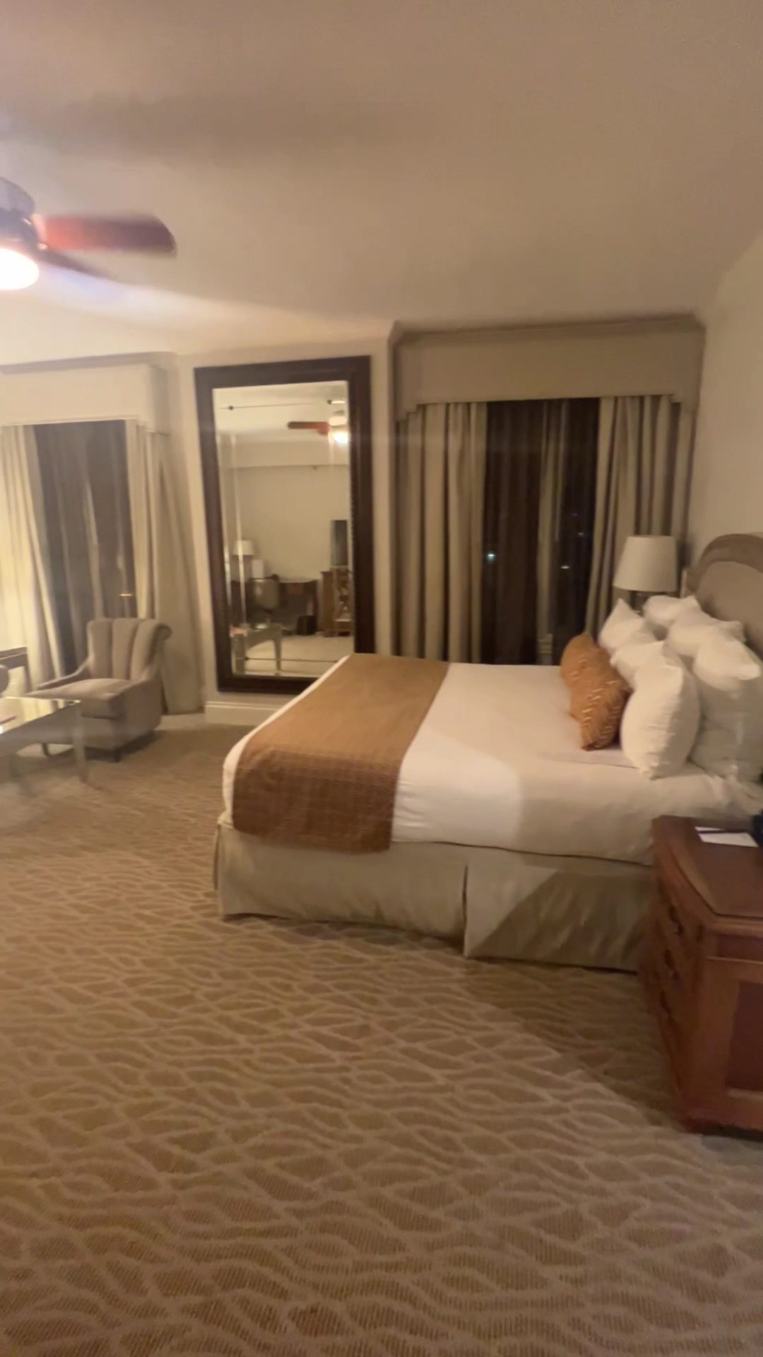 Warwick Melrose - Dallas interior