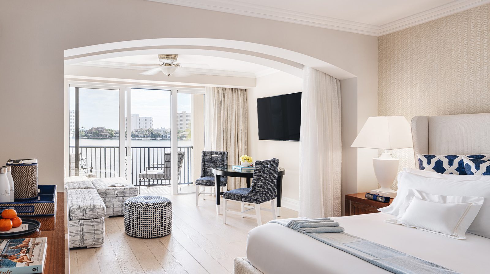 Yacht Club at The Boca Raton interior
